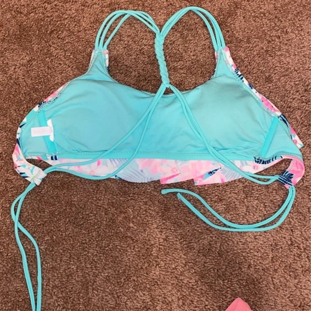 Bikini - Picture 4 of 4